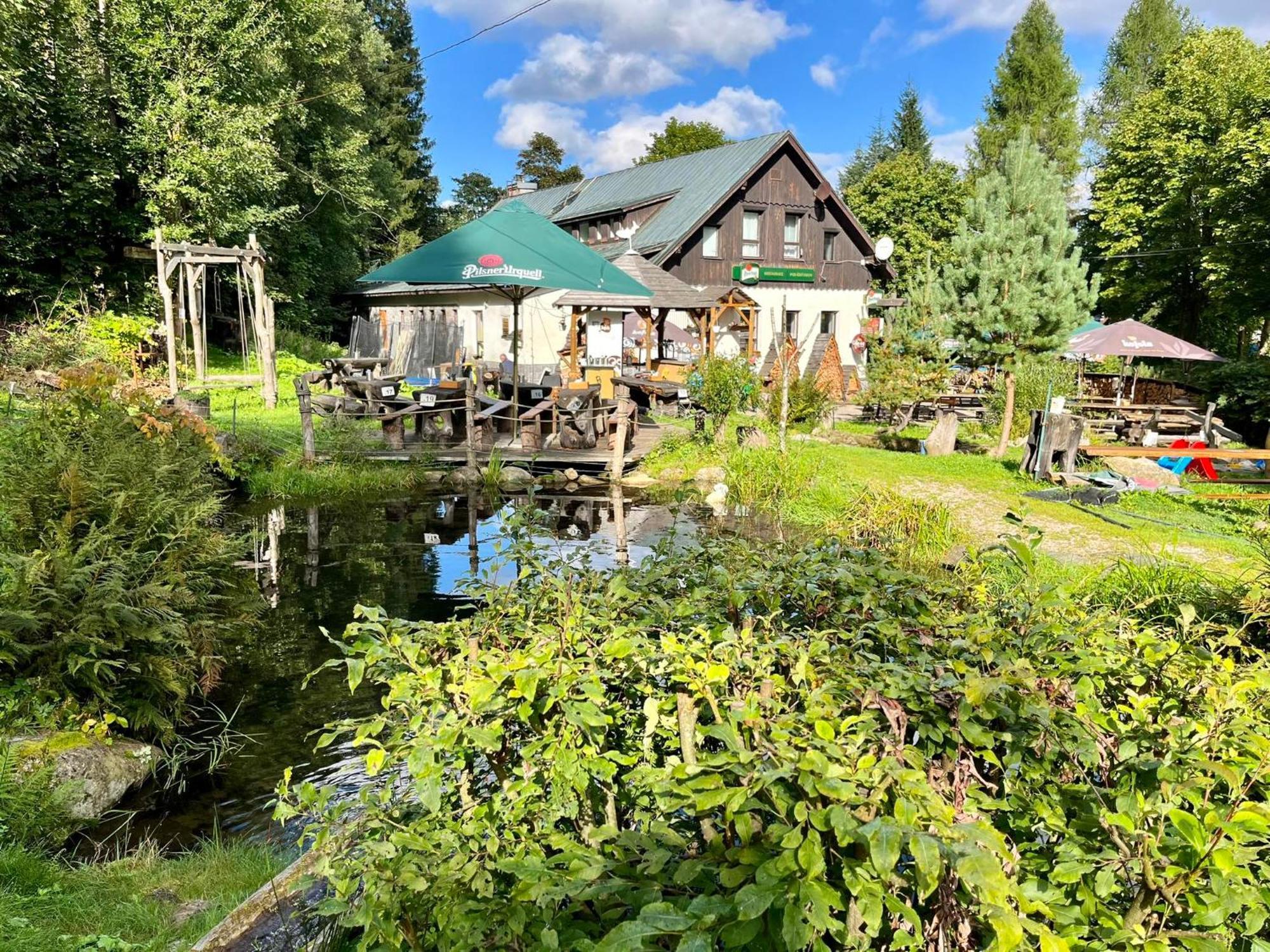 Отель Penzion & Restaurant Pod Certakem Гаррахов Экстерьер фото