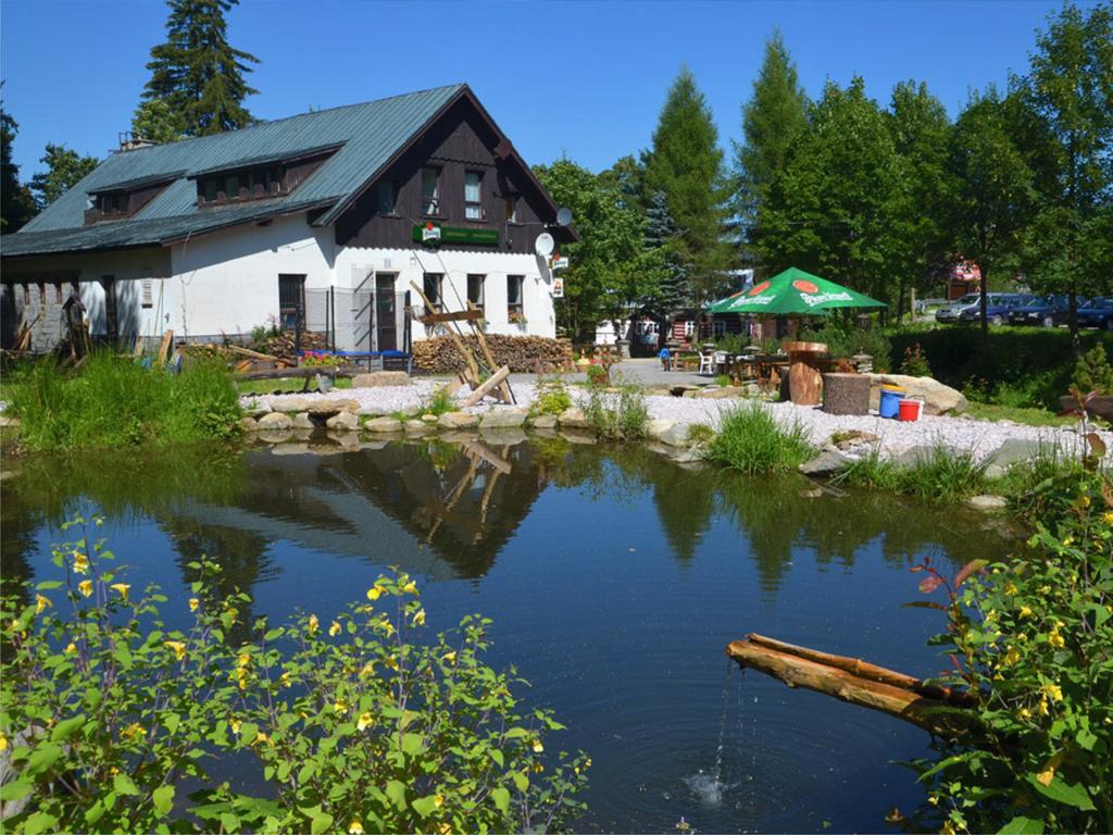 Отель Penzion & Restaurant Pod Certakem Гаррахов Экстерьер фото